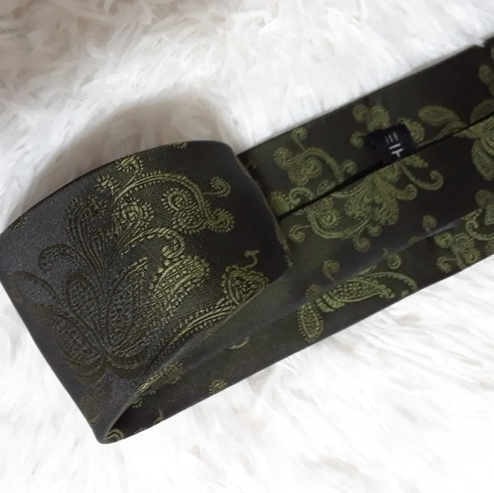 Mizrahi Floral Scroll Ghost Pattern Neck Tie